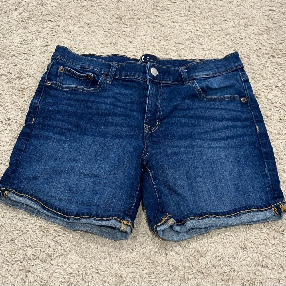 Gap shorts